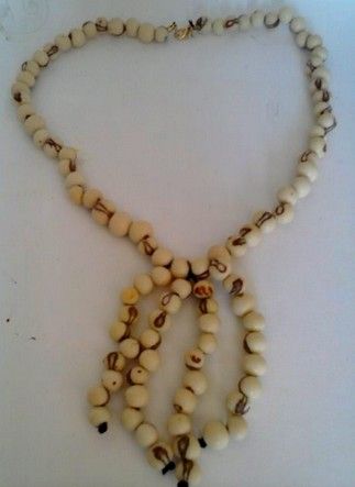 Colar Ayra branco
