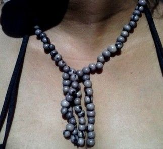 Colar Ayra Cinza